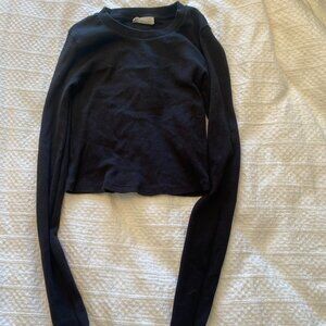 Black long sleeve crop top